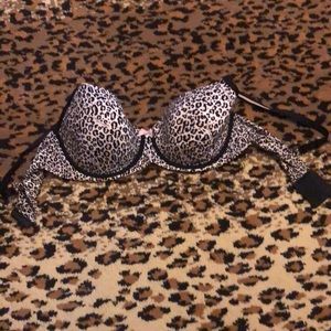Victoria’s Secret 38ddd EUC leopard bra